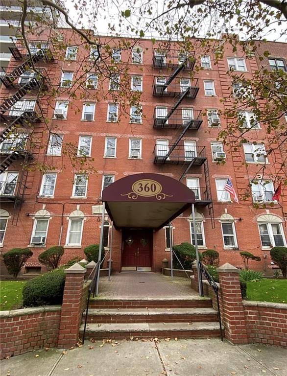 360 Ocean Parkway Owners Corp. - фото