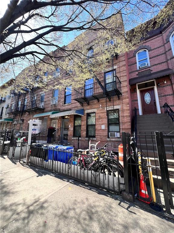 Multi Family - фото