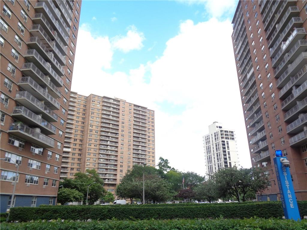 Trump Village Section 4 - фото