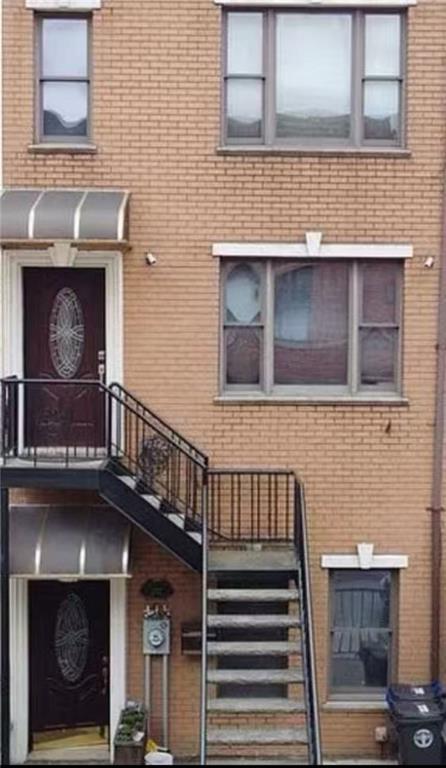 Single Family - фото