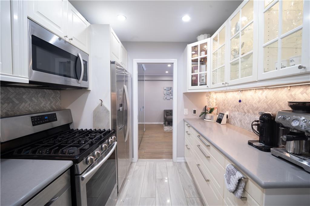 1625 EMMONS AVE INCORPORATED - фото