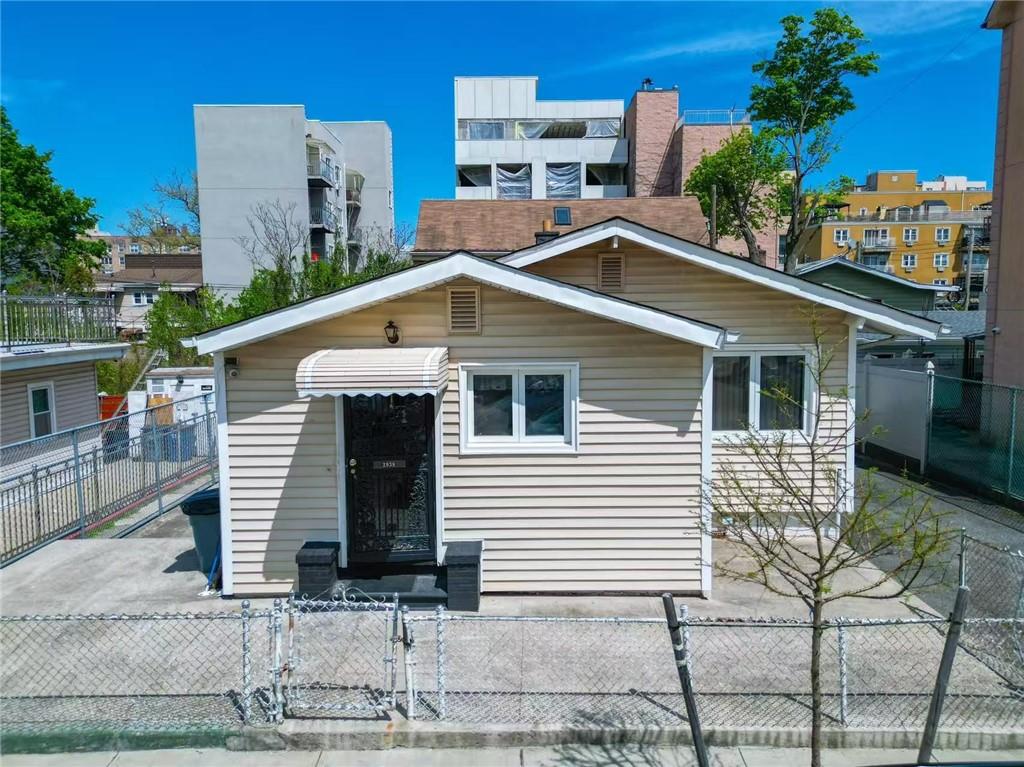 Multi Family - фото