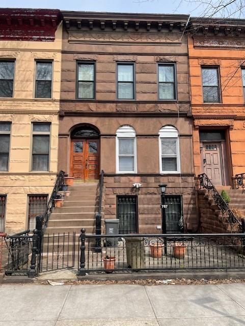 Multi Family - фото