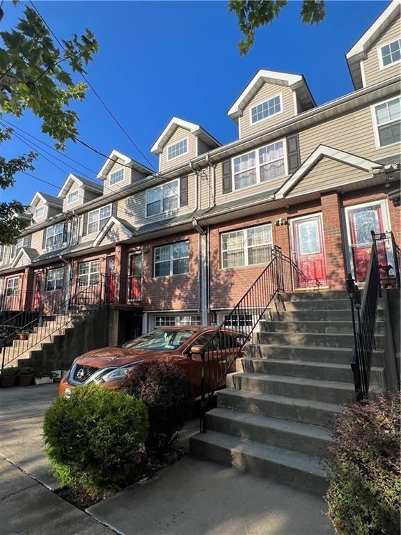 Single Family - фото