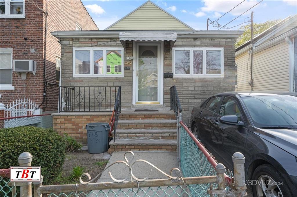 Single Family - фото