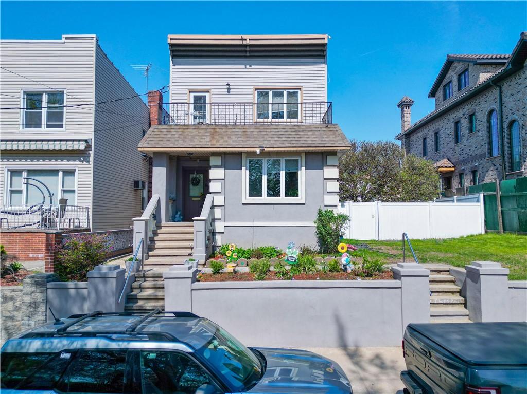 Single Family - фото