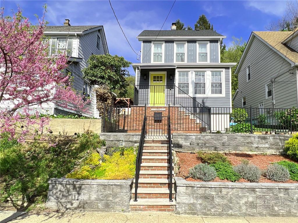 Single Family - фото