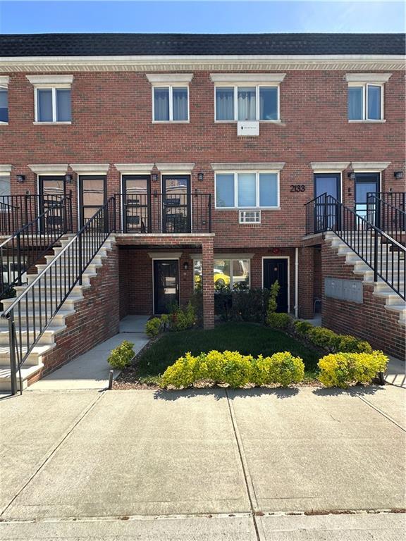 2133 haring street condominium - фото