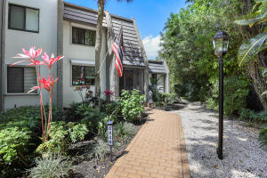 FOUNTAINS OF PALM BEACH CONDO 4 - фото