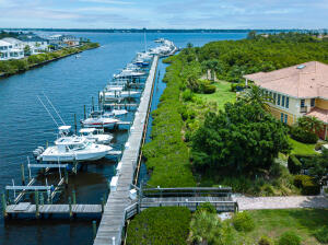 PALM COVE GOLF & YACHT CLUB