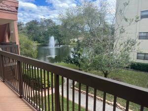 HAMMOCKS-LAKE FOREST CONDO