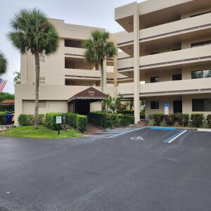 POINCIANA LAKES CONDO