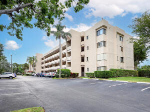 POINCIANA LAKES CONDO