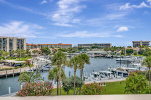 YACHT & RACQUET CLUB OF BOCA RATON CONDO