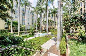 COURTYARDS IN CITYPLACE CONDO