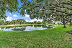 Jupiter Hills Village