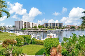 YACHT & RACQUET CLUB OF BOCA RATON CONDO