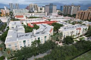 Courtyards in Cityplace Condominium