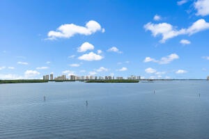 OLD PORT COVE LAKE POINT TOWER CONDO