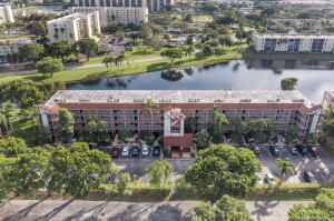 HUNTINGTON LAKES SEC FOUR CONDOS