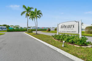 Arbours of the Palm Beaches Condo - фото