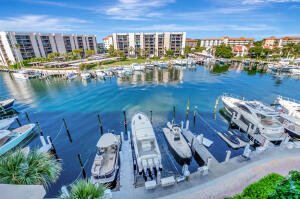 YACHT & RACQUET CLUB OF BOCA RATON CONDO