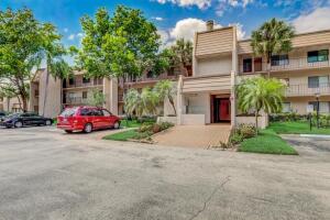 FOUNTAINS OF PALM BEACH CONDO 4