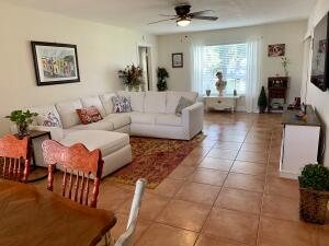TAMBERLANE CONDOMINIUM .EXCELLENT   LOCATION 3 min. TO 95 AND 3min. TO FLORIDA TUPKE.WITH POOL