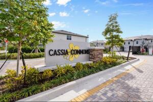 SOMERSET PLAZA - фото