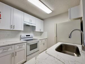 MEADOWS ON THE GREEN CONDO