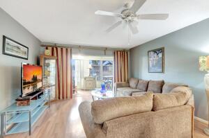 VILLAGES OF ORIOLE ABBEY CONDO