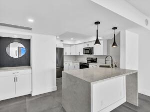 LANDS OF THE PRESIDENT CONDO 7