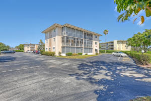 LAKE CLARKE GARDENS CONDO 2