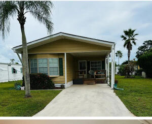 Spanish Lakes Golf Villager