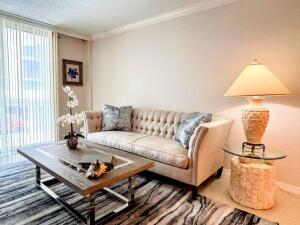 MAYAN TOWERS - фото