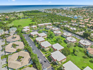 VILLAS ON THE GREEN