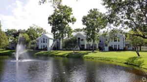 BAHIA DELRAY TOWNHOMES CONDO