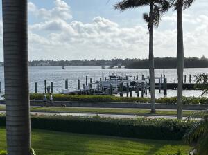 Flagler Yacht Club - фото