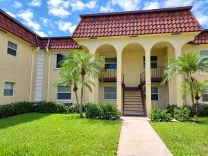 VILLAS ON THE GREEN CONDO