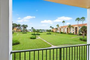 YACHT CLUB ON THE INTRACOASTAL CONDOMINIUM