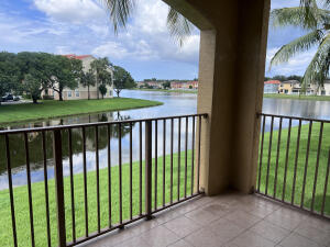 EMERALD ISLE AT LAGUNA LAKES CONDO