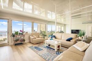 BERMUDA HOUSE CONDOMINIUM