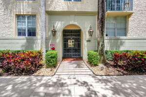 COURTYARDS IN CITYPLACE CONDO