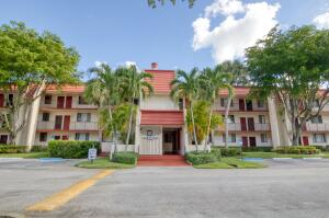 FOUNTAINS OF PALM BEACH CONDO 2