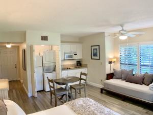 TENNIS LODGES 1 CONDO