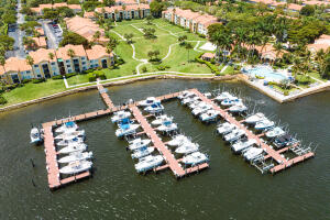 YACHT CLUB ON THE INTRACOASTAL CONDO - фото