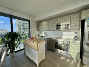 3401 MIDTOWN CONDO