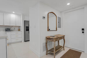 CHRISTOPHER HOUSE CONDO APTS