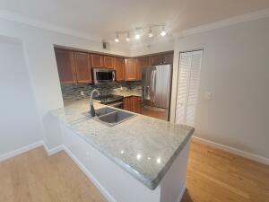 YACHT CLUB ON THE INTRACOASTAL CONDO - фото