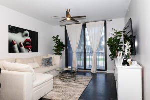 TOWER CONDO AT CITYPLACE